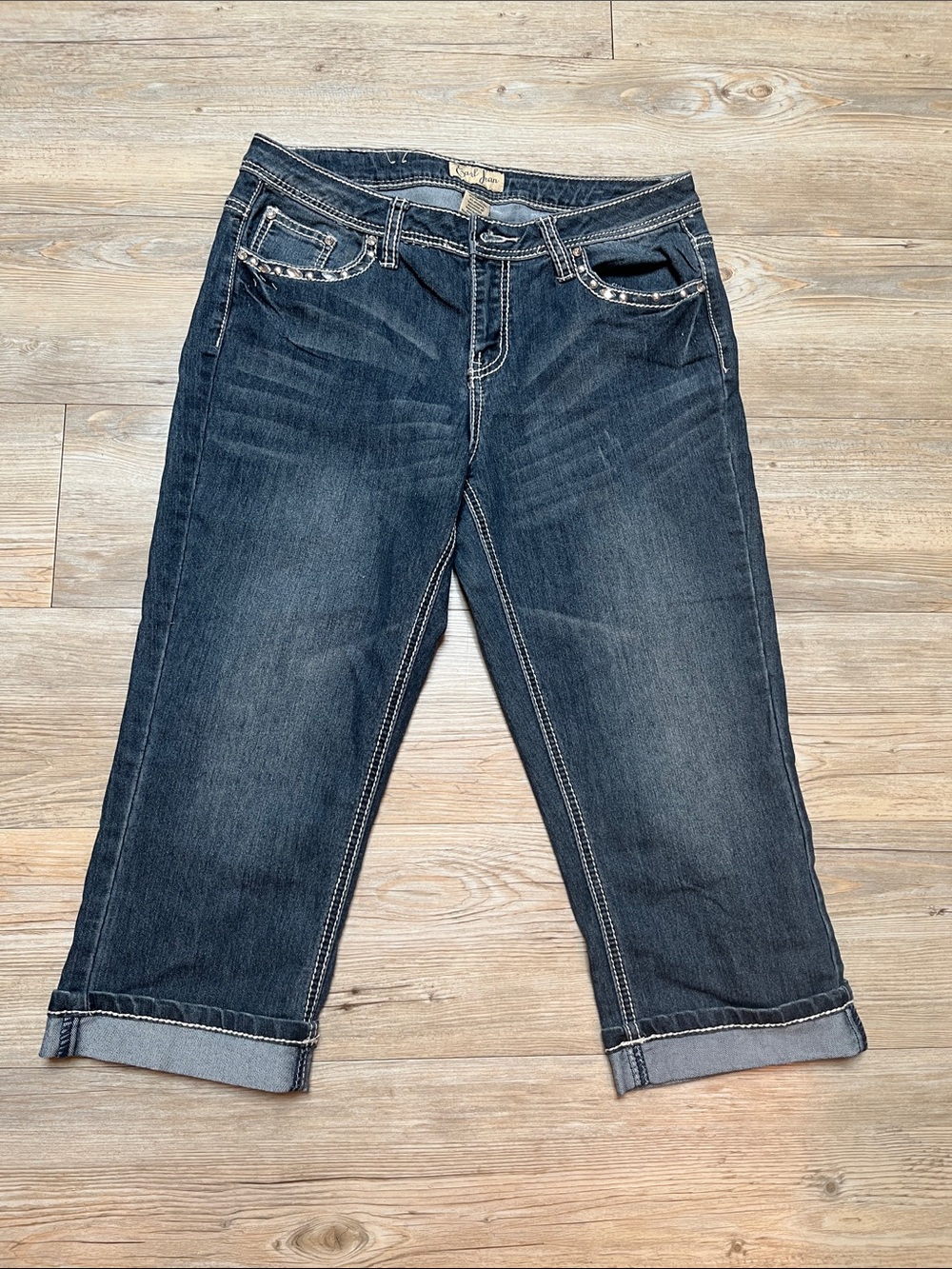 Earl Jeans Dark Blue Cropped Capris with Cuffed Hems